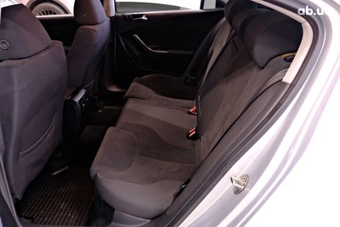 Volkswagen Passat 2007 серебристый - фото 8