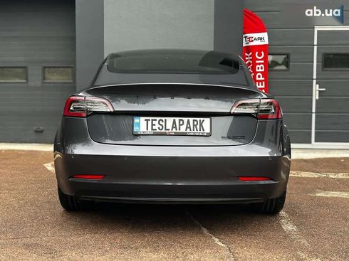 Tesla Model 3 2021 - фото 8