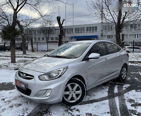 Hyundai Accent 2012 - фото 4