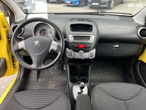 Peugeot 107 2012 желтый - фото 30