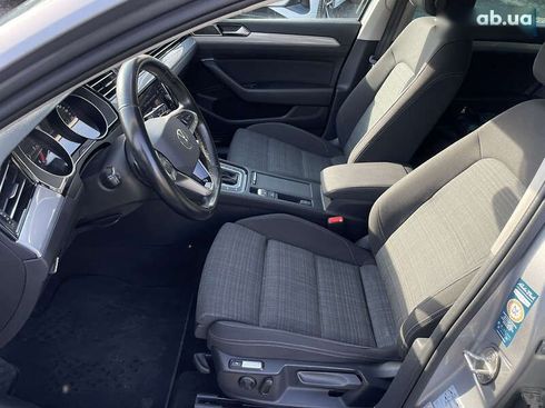 Volkswagen Passat 2021 - фото 19