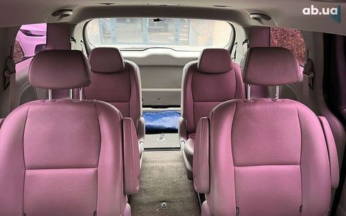 Kia Carnival 2015 - фото 12
