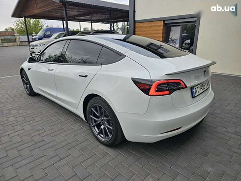 Tesla Model 3 2021 - фото 7