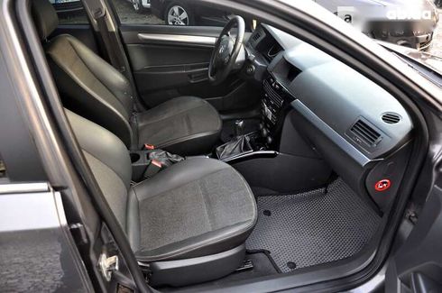 Opel Astra 2010 - фото 15