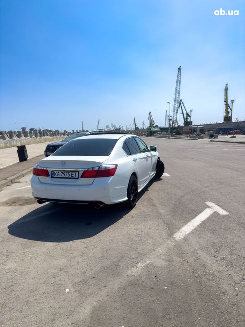 Honda Accord 2013 белый - фото 6