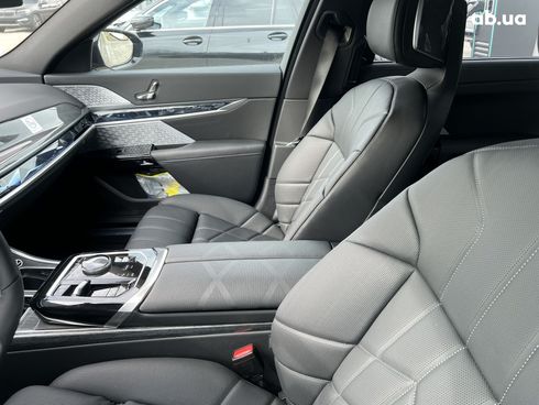 BMW i7 2024 - фото 11