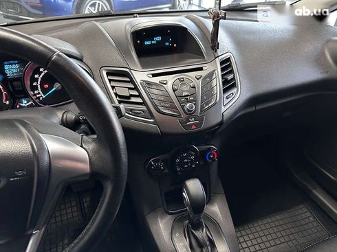 Ford Fiesta 2015 - фото 28