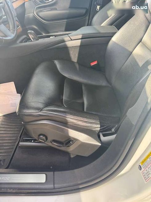 Volvo XC90 2021 - фото 12