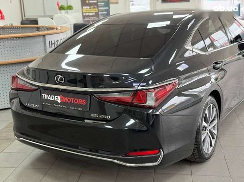 Lexus ES 2018 - фото 17