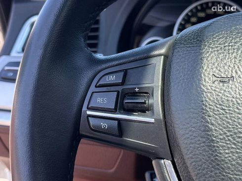 BMW 5 серия 2013 белый - фото 30
