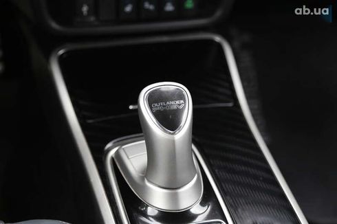 Mitsubishi Outlander 2021 - фото 19