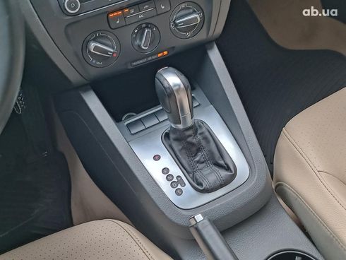 Volkswagen Jetta 2012 бежевый - фото 18