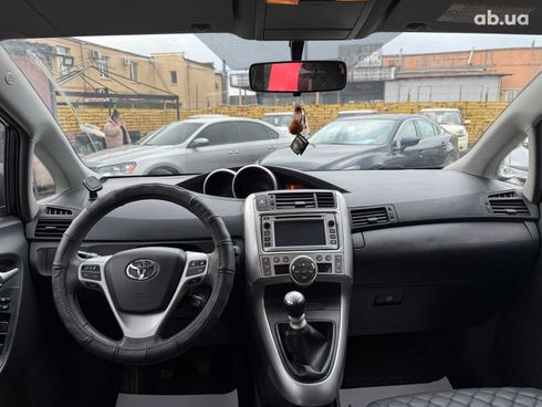 Toyota Verso 2012 черный - фото 9