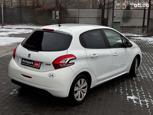 Peugeot 208 2013 белый - фото 7