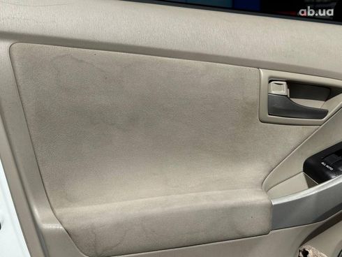 Toyota Prius 2012 белый - фото 28
