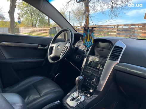 Chevrolet Captiva 2009 бежевый - фото 27