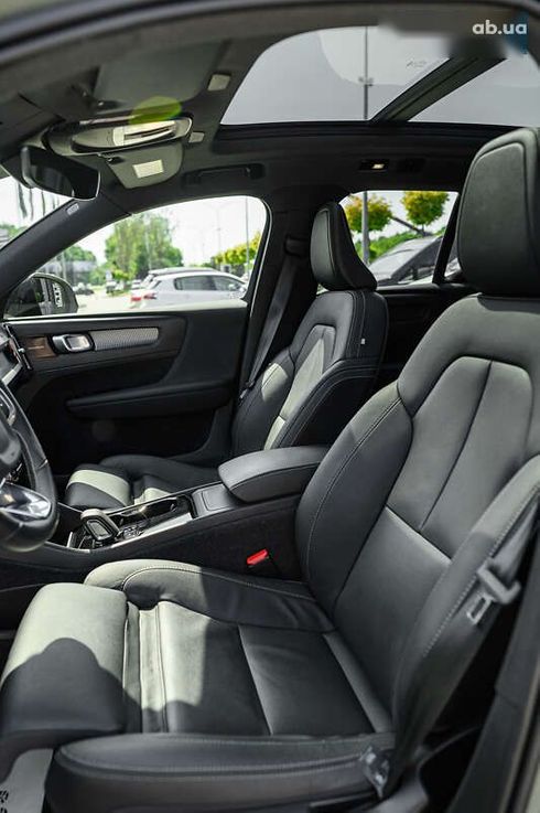 Volvo XC40 2021 - фото 16