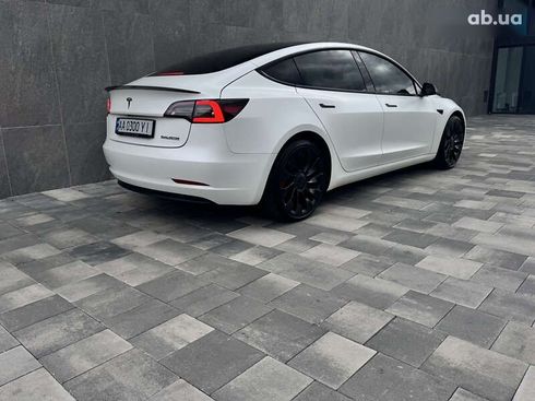 Tesla Model 3 2022 - фото 13