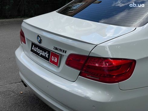 BMW 3 серия 2010 белый - фото 18
