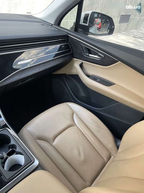 Audi Q7 2021 - фото 25
