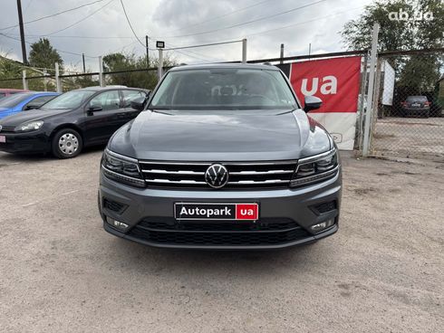Volkswagen Tiguan 2019 серый - фото 3