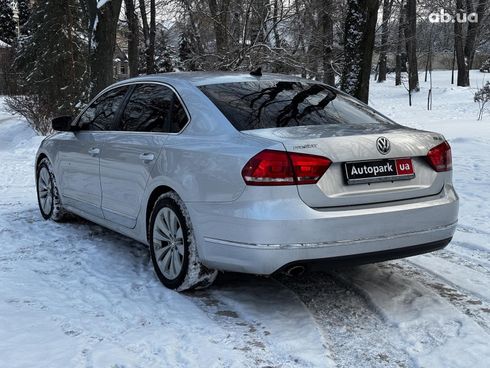 Volkswagen Passat 2013 серый - фото 9