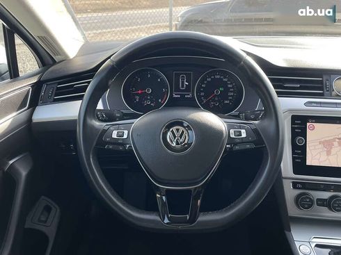 Volkswagen Passat 2017 - фото 22