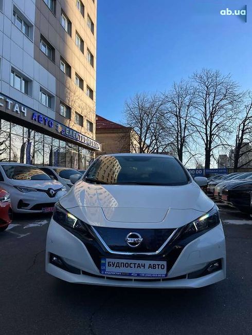 Nissan Leaf 2019 - фото 7