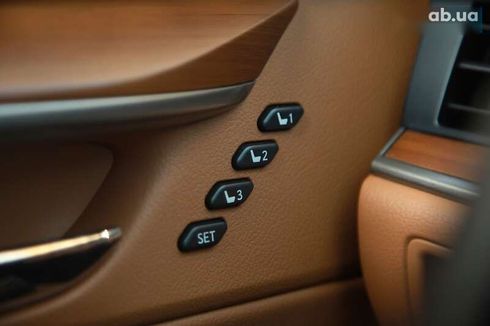 Lexus ES 2018 - фото 25