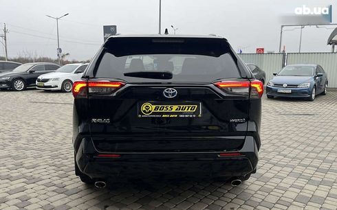 Toyota RAV4 2021 - фото 6