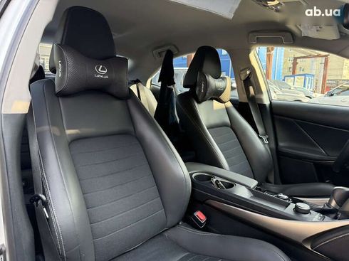 Lexus IS 2013 - фото 24