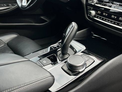 BMW 5 серия 2019 серый - фото 30