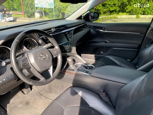 Toyota Camry 2017 черный - фото 28