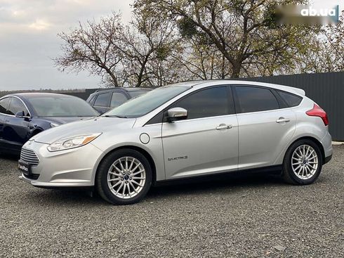 Ford Focus 2014 - фото 10