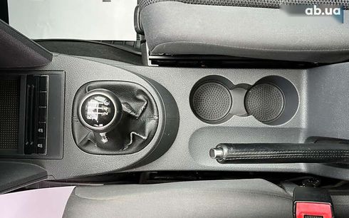 Volkswagen Touran 2011 - фото 16