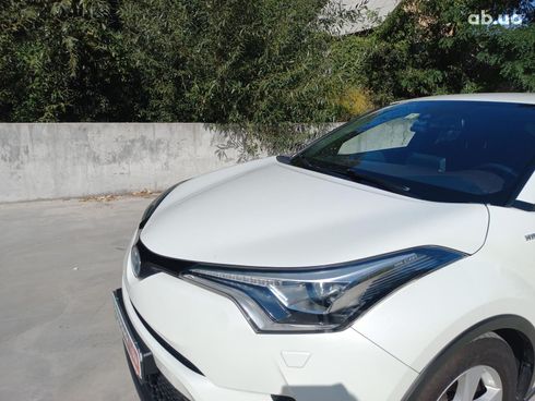 Toyota C-HR 2019 белый - фото 7