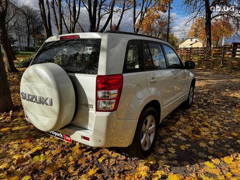 Suzuki Grand Vitara 2010 белый - фото 6
