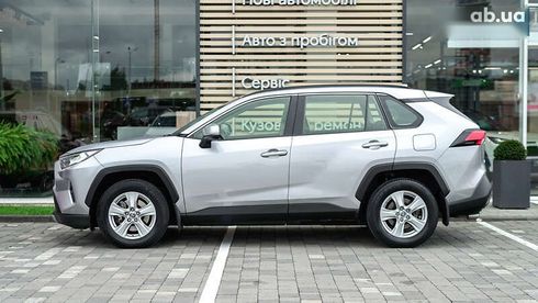 Toyota RAV4 2021 - фото 3
