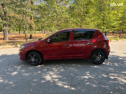 Renault Sandero 2020 красный - фото 2