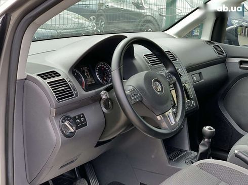 Volkswagen Touran 2011 - фото 24