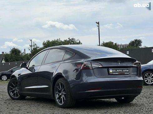 Tesla Model 3 2021 - фото 6
