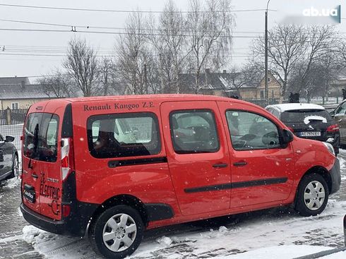 Renault Kangoo 2019 - фото 30