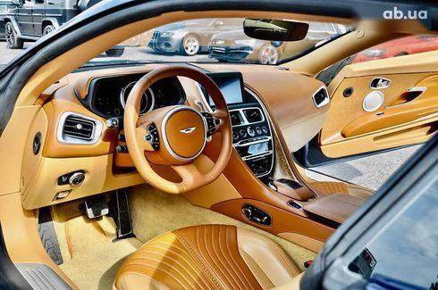 Aston Martin DB11 2017 - фото 21