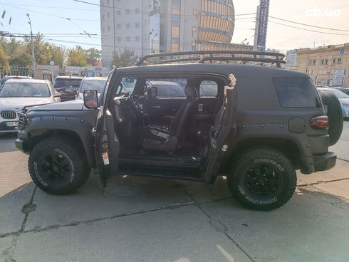 Toyota FJ Cruiser 2008 черный - фото 18