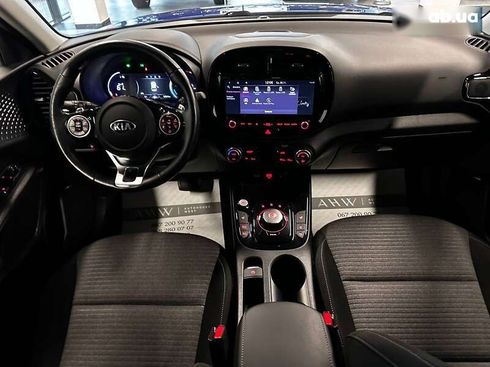 Kia Soul EV 2021 - фото 25