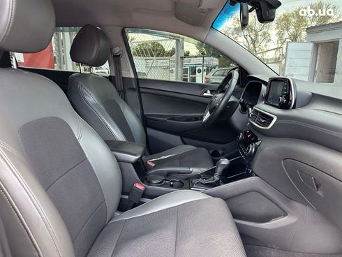Hyundai Tucson 2019 серый - фото 17