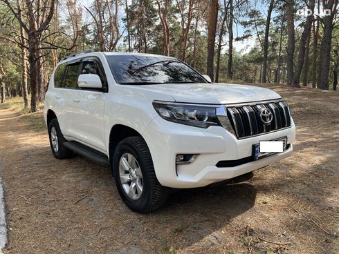 Toyota Land Cruiser Prado 2017 белый - фото 10