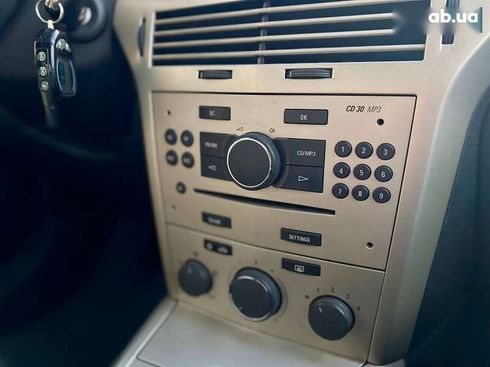 Opel Astra 2008 - фото 30