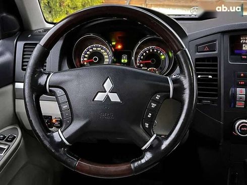 Mitsubishi Pajero Wagon 2009 - фото 22