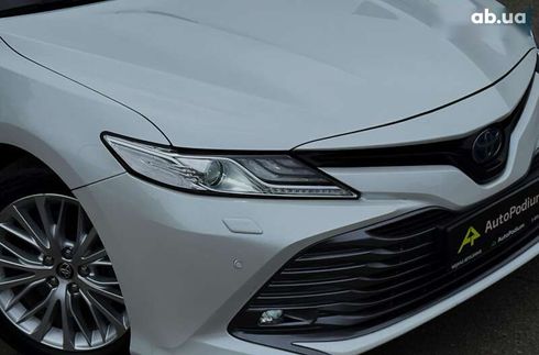 Toyota Camry 2020 - фото 11
